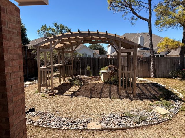 7804 Brook Meadow Lane, Fort Worth, TX 76133