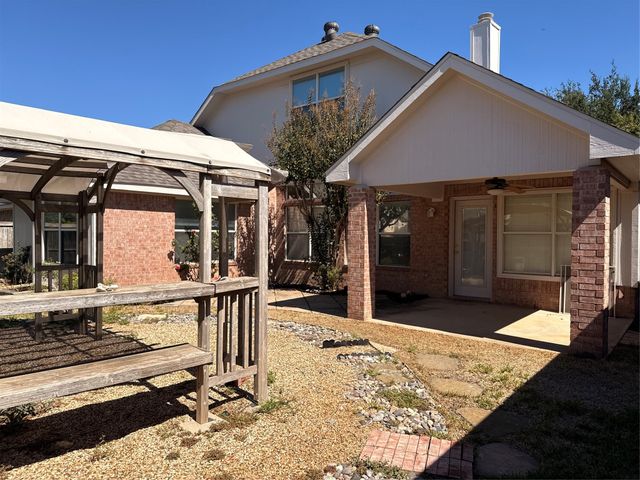 7804 Brook Meadow Lane, Fort Worth, TX 76133