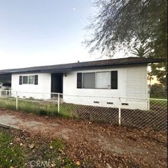701 E Oakland, Hemet, CA 92543