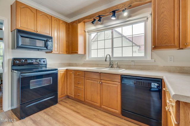 322 Carolina Avenue, Erwin, TN 37650