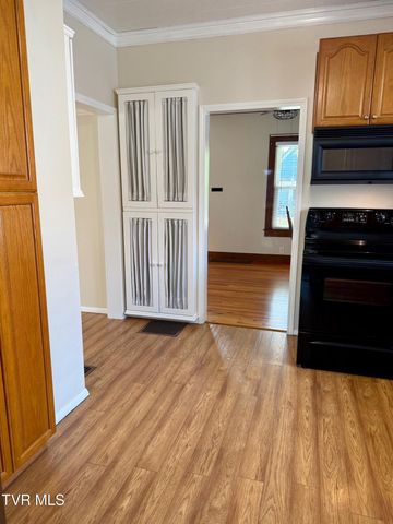 322 Carolina Avenue, Erwin, TN 37650