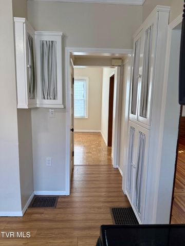 322 Carolina Avenue, Erwin, TN 37650