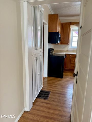 322 Carolina Avenue, Erwin, TN 37650