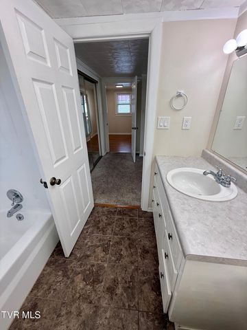 322 Carolina Avenue, Erwin, TN 37650