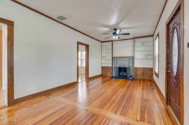 322 Carolina Avenue, Erwin, TN 37650