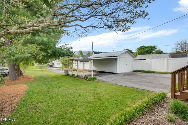 322 Carolina Avenue, Erwin, TN 37650