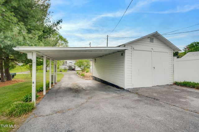 322 Carolina Avenue, Erwin, TN 37650