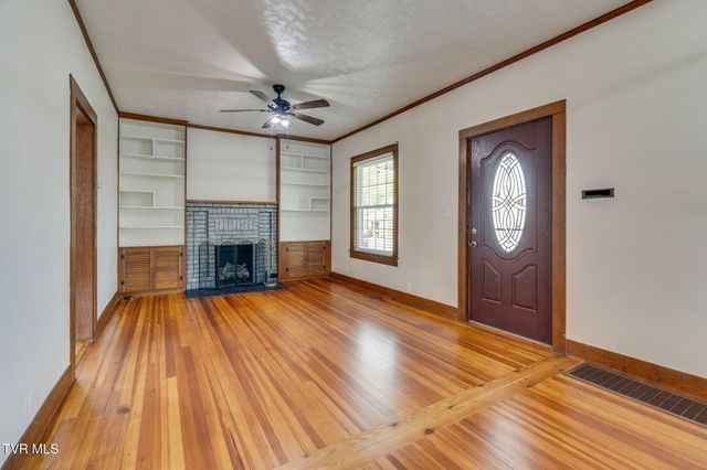 322 Carolina Avenue, Erwin, TN 37650