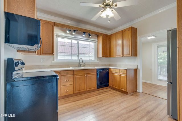 322 Carolina Avenue, Erwin, TN 37650