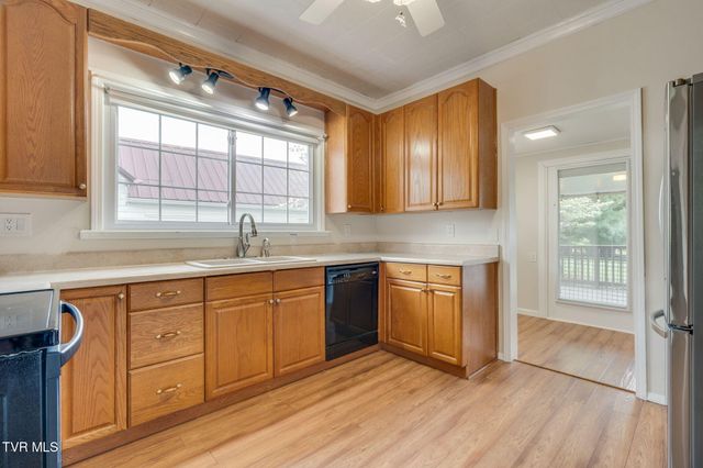 322 Carolina Avenue, Erwin, TN 37650