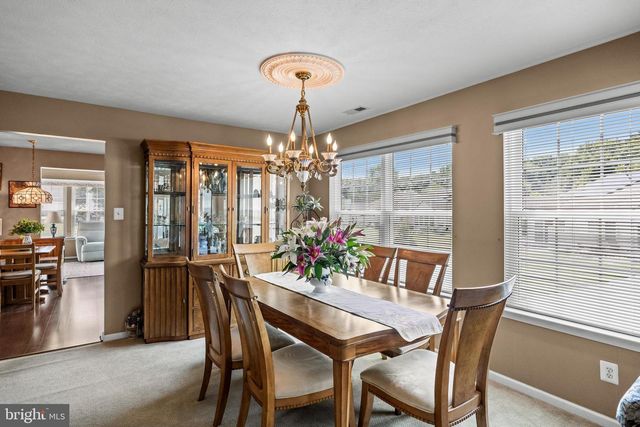 2 CLIFFORD DR, Mount Laurel, NJ 08054