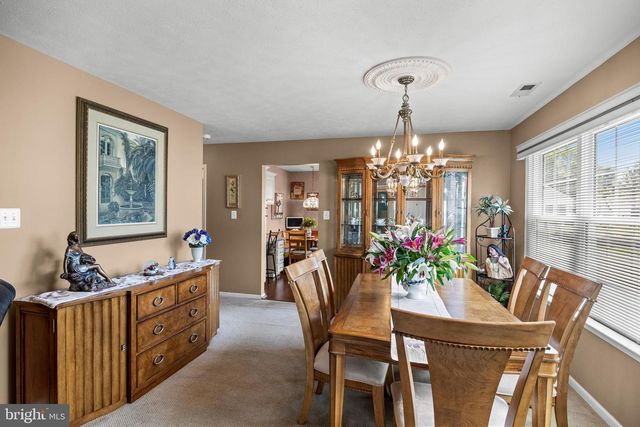 2 CLIFFORD DR, Mount Laurel, NJ 08054