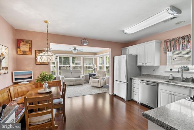 2 CLIFFORD DR, Mount Laurel, NJ 08054