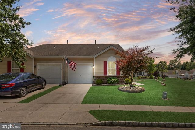 2 CLIFFORD DR, Mount Laurel, NJ 08054