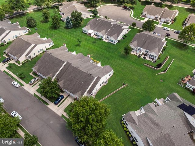 2 CLIFFORD DR, Mount Laurel, NJ 08054