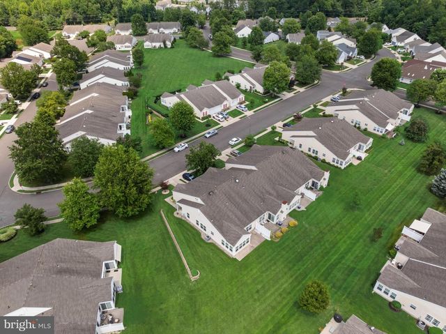 2 CLIFFORD DR, Mount Laurel, NJ 08054