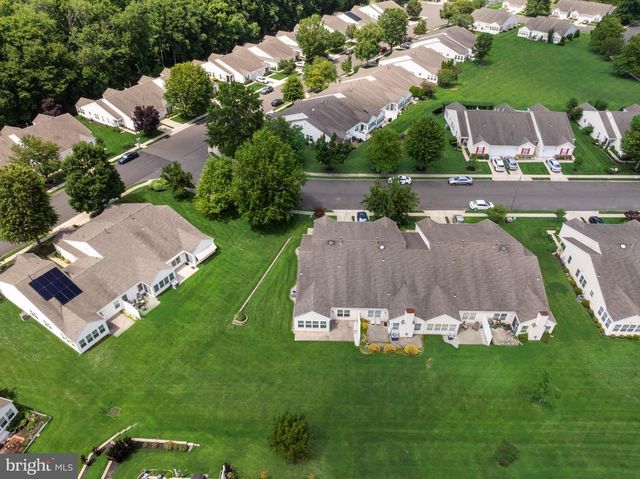 2 CLIFFORD DR, Mount Laurel, NJ 08054