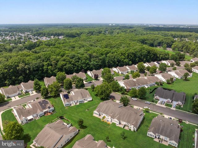 2 CLIFFORD DR, Mount Laurel, NJ 08054