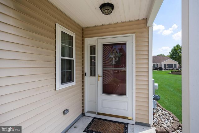 2 CLIFFORD DR, Mount Laurel, NJ 08054