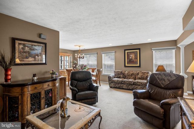 2 CLIFFORD DR, Mount Laurel, NJ 08054