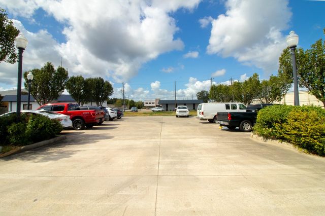 2408-2409 S Park Avenue, Pearland, TX 77581