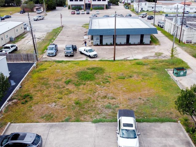 2408-2409 S Park Avenue, Pearland, TX 77581