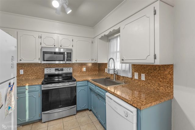 2214 Kirby Smith Drive, Bossier City, LA 71112