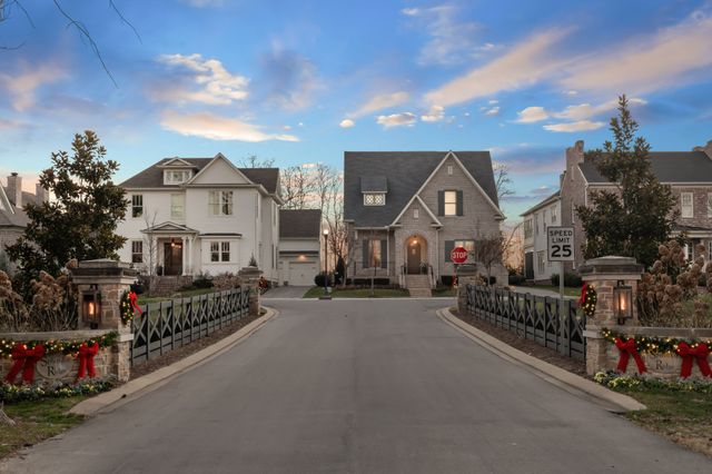 155 Splendor Ridge Dr, Franklin, TN 37064