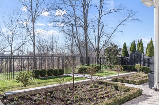 155 Splendor Ridge Dr, Franklin, TN 37064