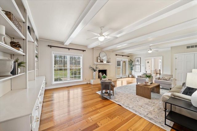 2395 KIRBY RD, Memphis, TN 38119