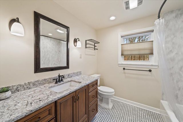 2395 KIRBY RD, Memphis, TN 38119