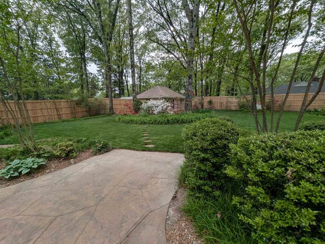 2395 KIRBY RD, Memphis, TN 38119