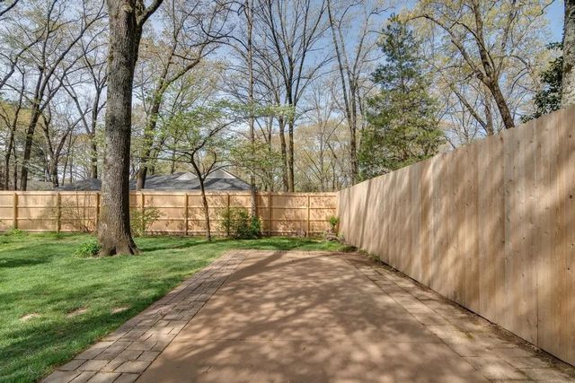 2395 KIRBY RD, Memphis, TN 38119