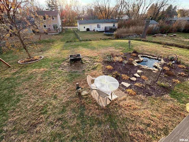 107 Park Lane Circle, Eldridge, IA 52748