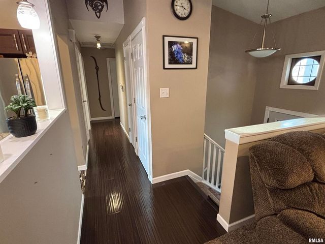 107 Park Lane Circle, Eldridge, IA 52748