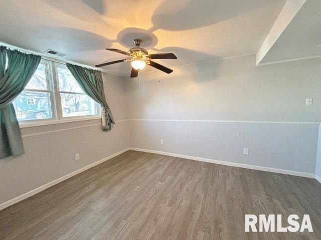 107 Park Lane Circle, Eldridge, IA 52748