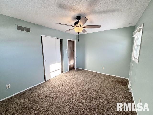 107 Park Lane Circle, Eldridge, IA 52748