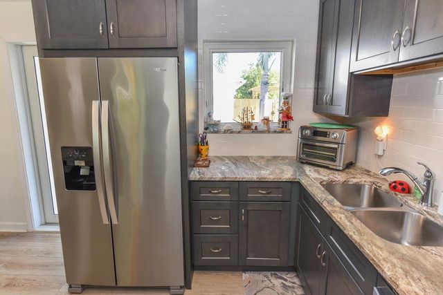 727 Bunker Road, West Palm Beach, FL 33405