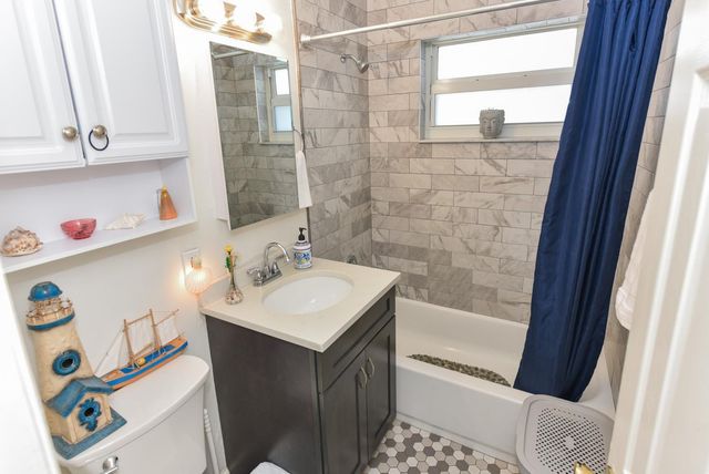 727 Bunker Road, West Palm Beach, FL 33405