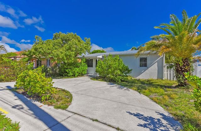 727 Bunker Road, West Palm Beach, FL 33405