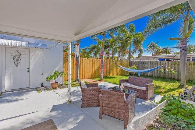 727 Bunker Road, West Palm Beach, FL 33405