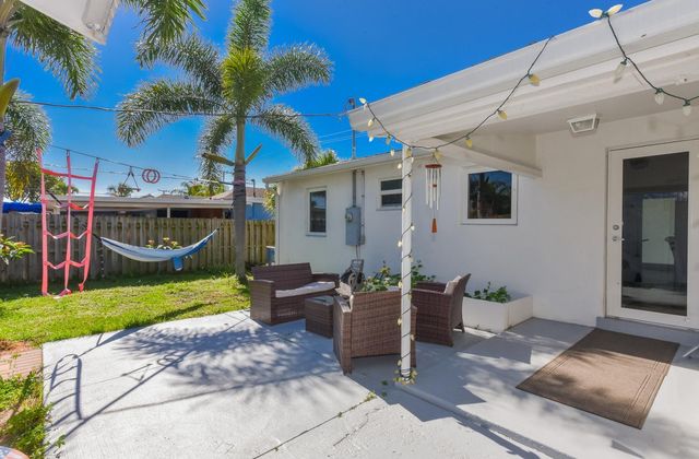 727 Bunker Road, West Palm Beach, FL 33405