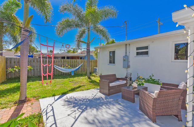 727 Bunker Road, West Palm Beach, FL 33405