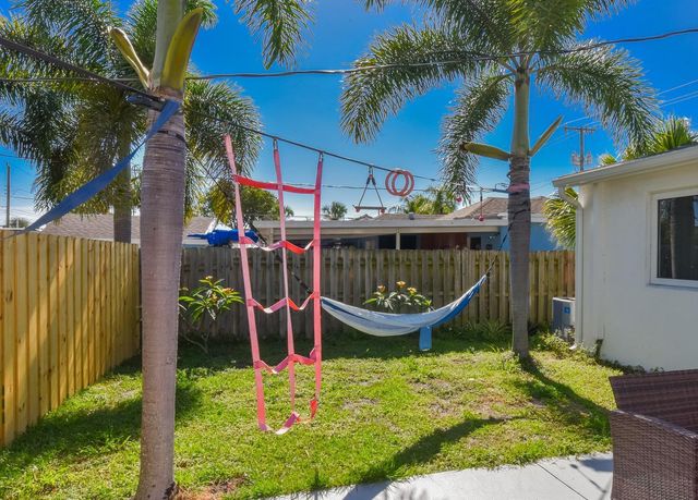 727 Bunker Road, West Palm Beach, FL 33405