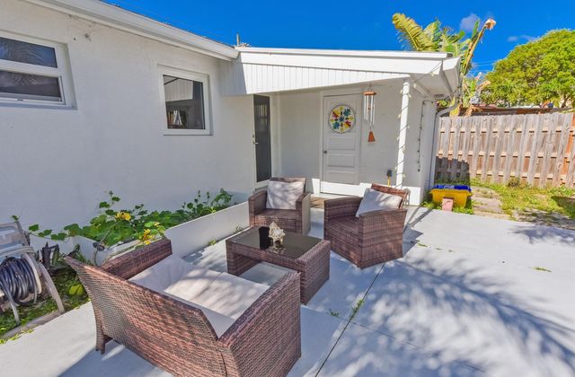 727 Bunker Road, West Palm Beach, FL 33405