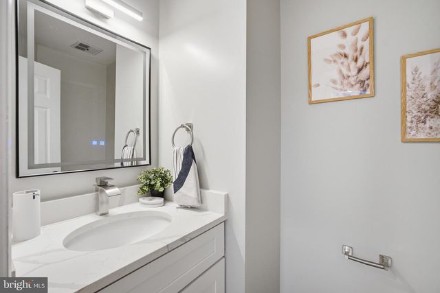 6028 LOGANWOOD DR, Rockville, MD 20852