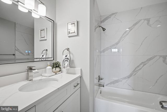 6028 LOGANWOOD DR, Rockville, MD 20852
