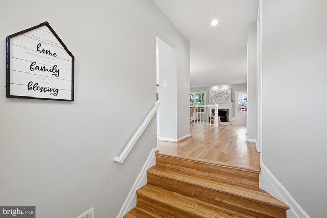 6028 LOGANWOOD DR, Rockville, MD 20852