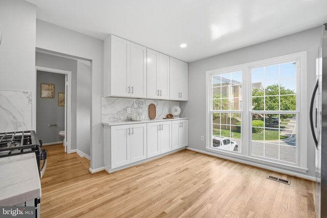 6028 LOGANWOOD DR, Rockville, MD 20852