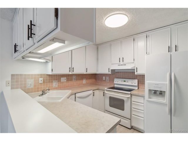 3470 S Poplar St 102, Denver, CO 80224